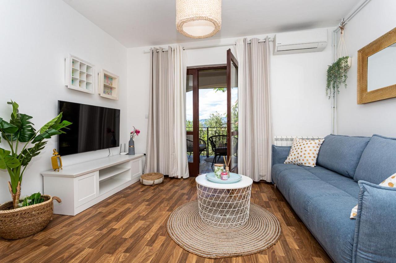 Apartment Magnolia Šilo Buitenkant foto