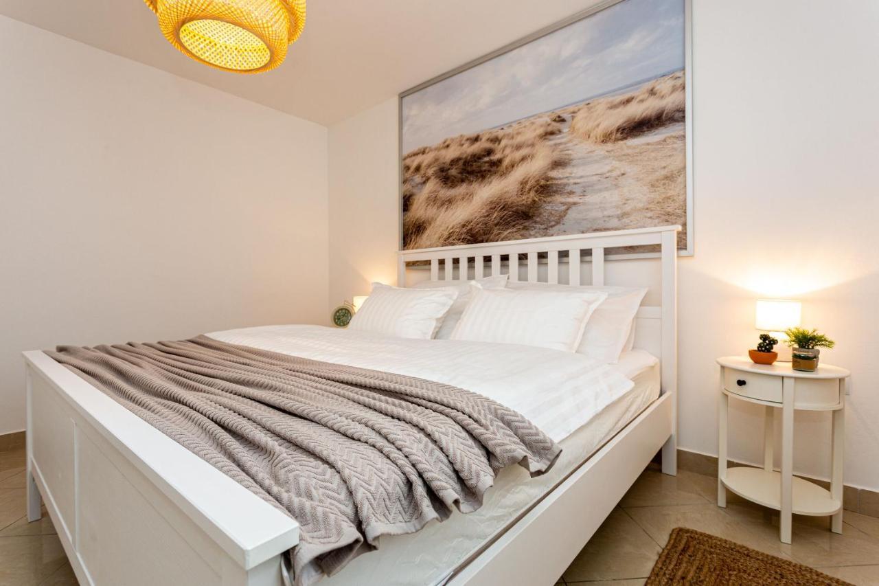 Apartment Magnolia Šilo Buitenkant foto