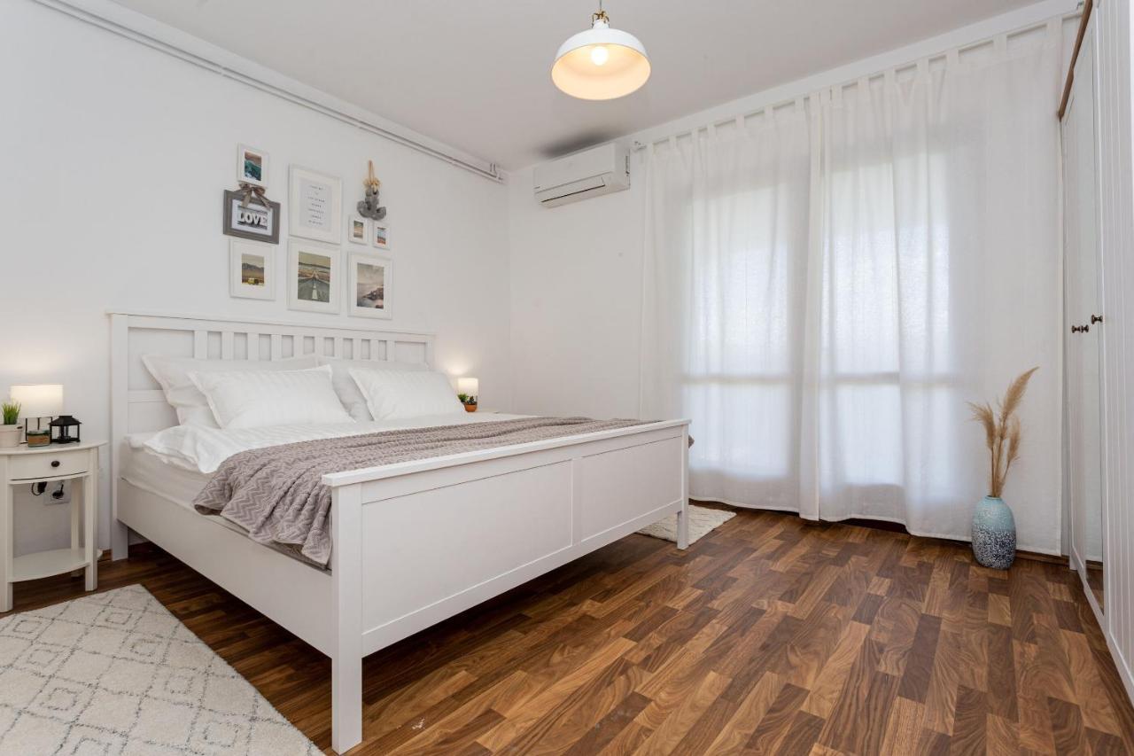 Apartment Magnolia Šilo Buitenkant foto